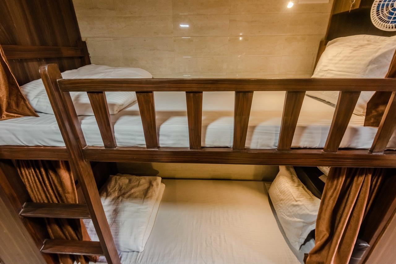 Awesome Dormitory - Men Only Bombaj Zewnętrze zdjęcie