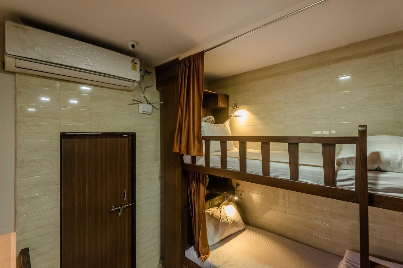 Awesome Dormitory - Men Only Bombaj Zewnętrze zdjęcie