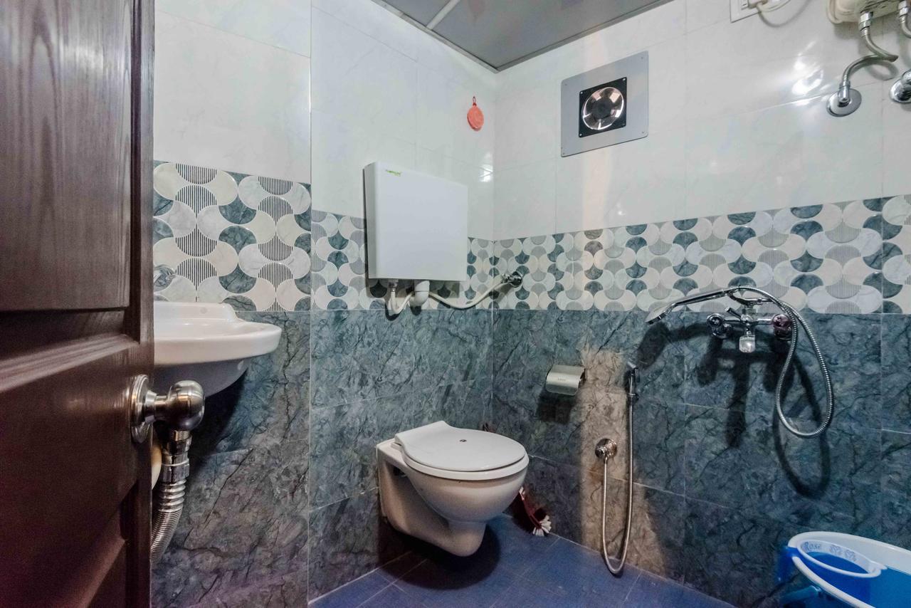 Awesome Dormitory - Men Only Bombaj Zewnętrze zdjęcie
