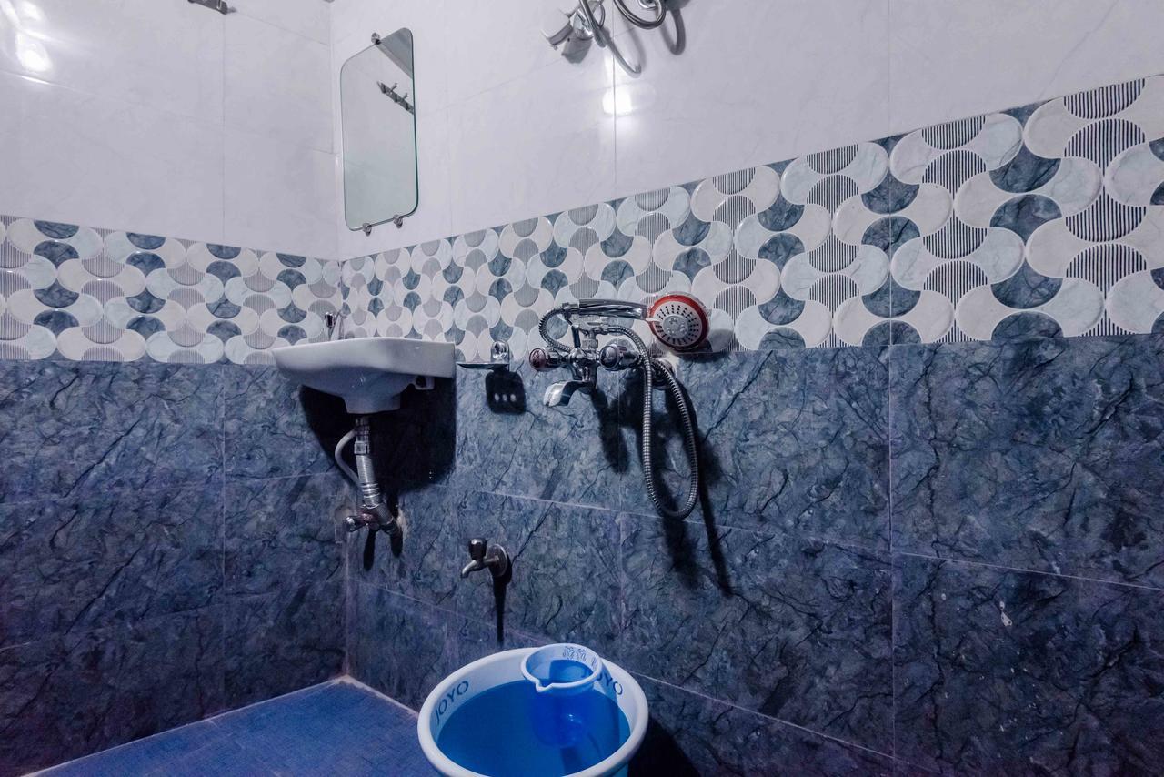 Awesome Dormitory - Men Only Bombaj Zewnętrze zdjęcie