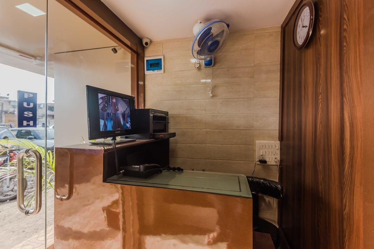 Awesome Dormitory - Men Only Bombaj Zewnętrze zdjęcie