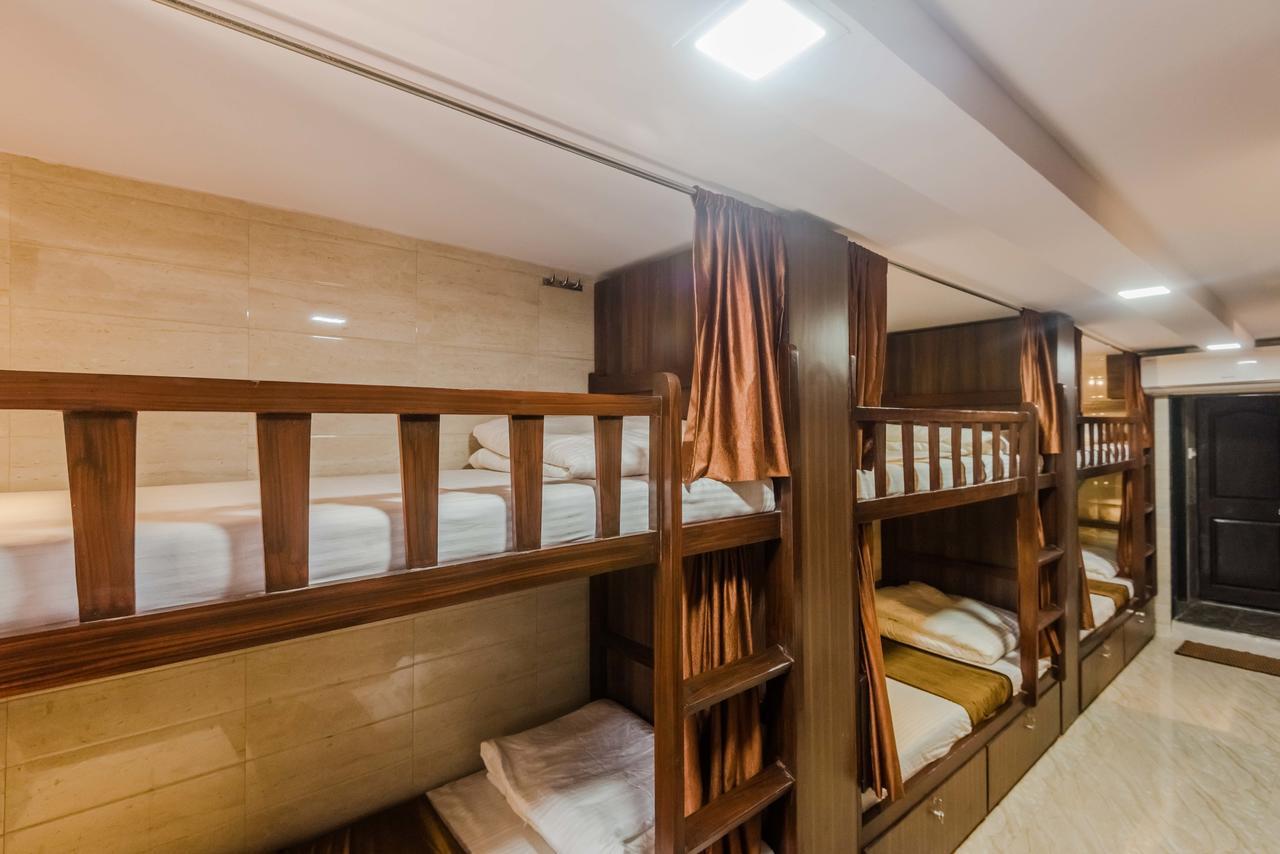 Awesome Dormitory - Men Only Bombaj Zewnętrze zdjęcie