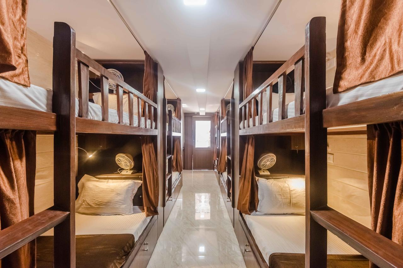 Awesome Dormitory - Men Only Bombaj Zewnętrze zdjęcie