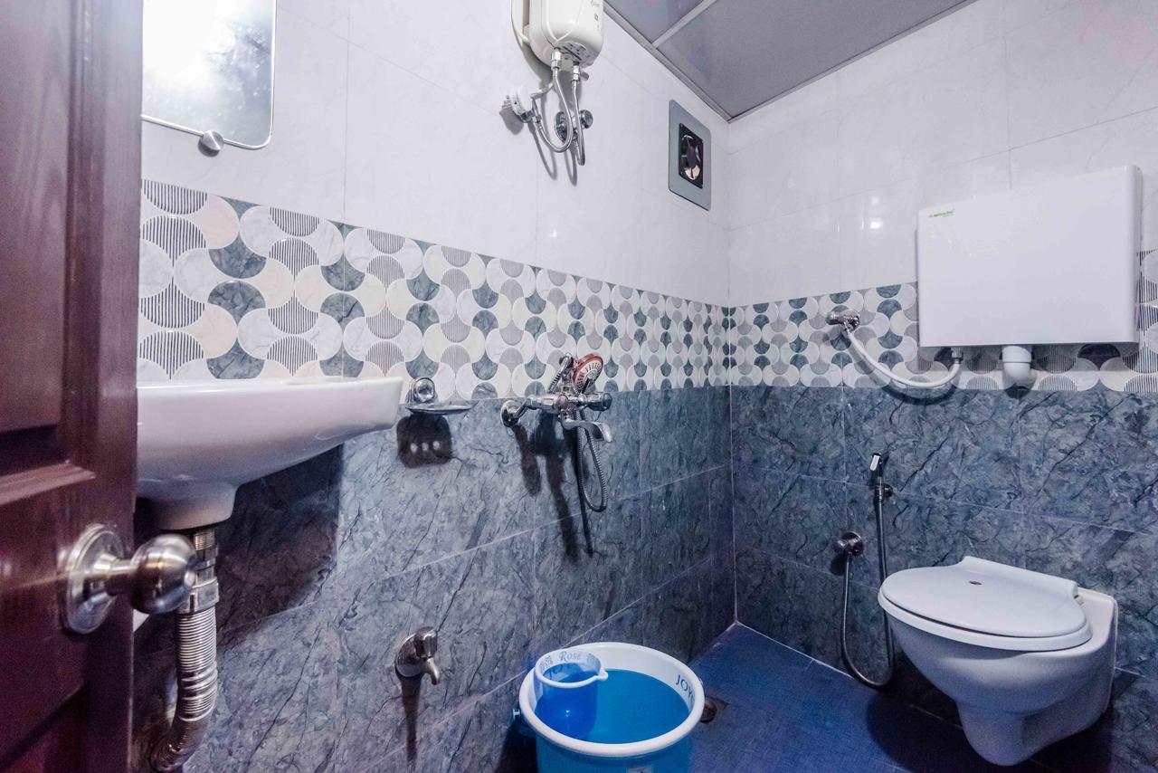 Awesome Dormitory - Men Only Bombaj Zewnętrze zdjęcie