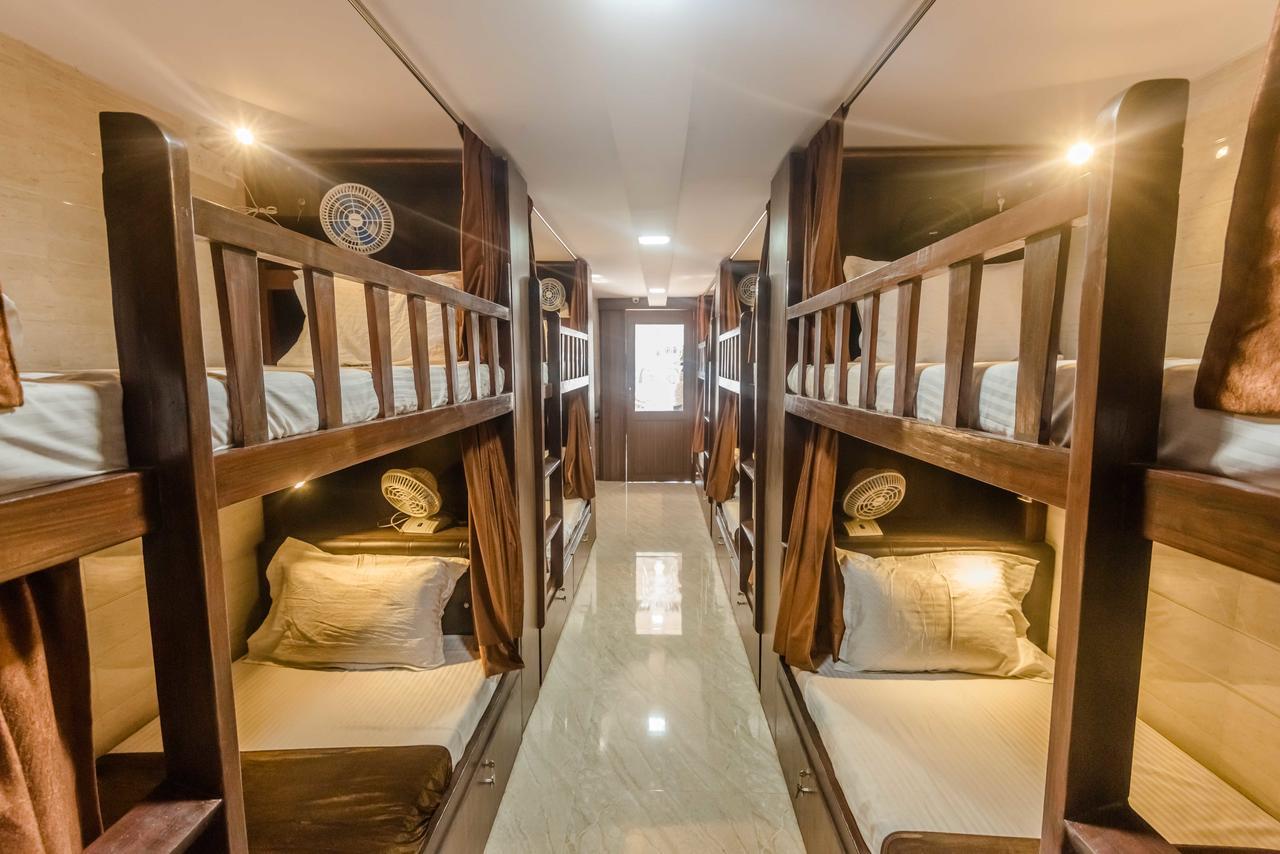 Awesome Dormitory - Men Only Bombaj Zewnętrze zdjęcie