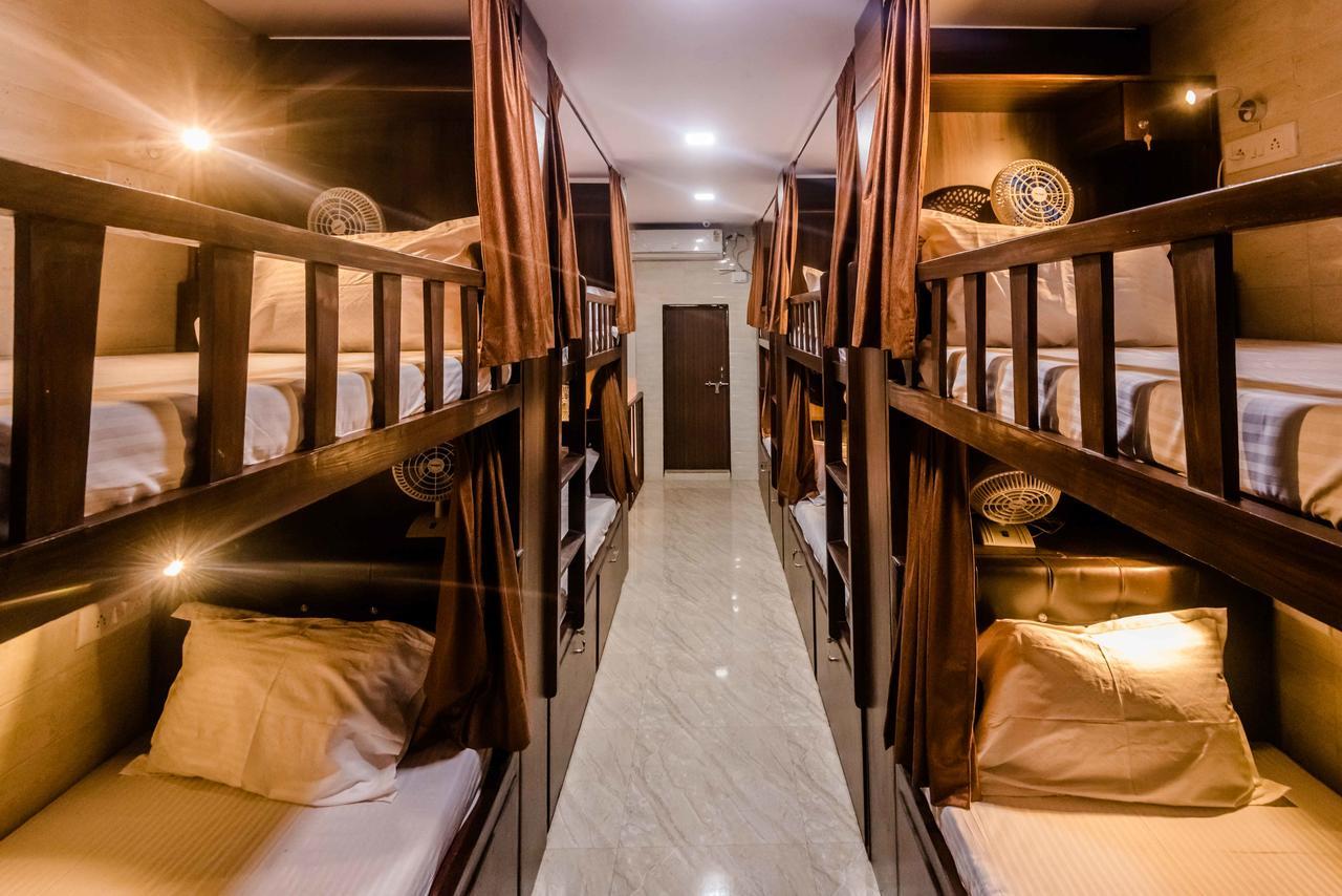 Awesome Dormitory - Men Only Bombaj Zewnętrze zdjęcie